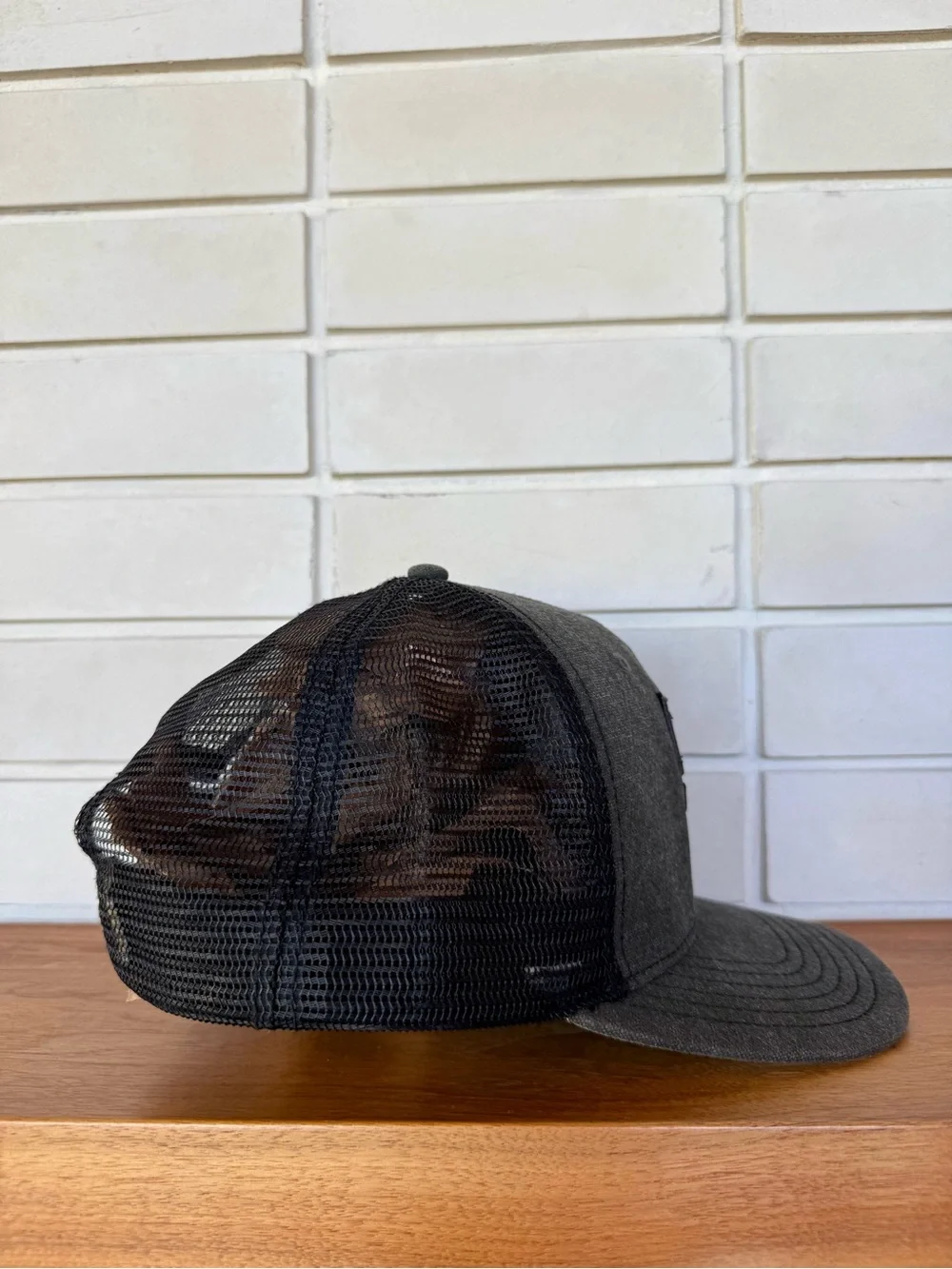 LA Kings Trucker Hat * Grey & Black * NHL
